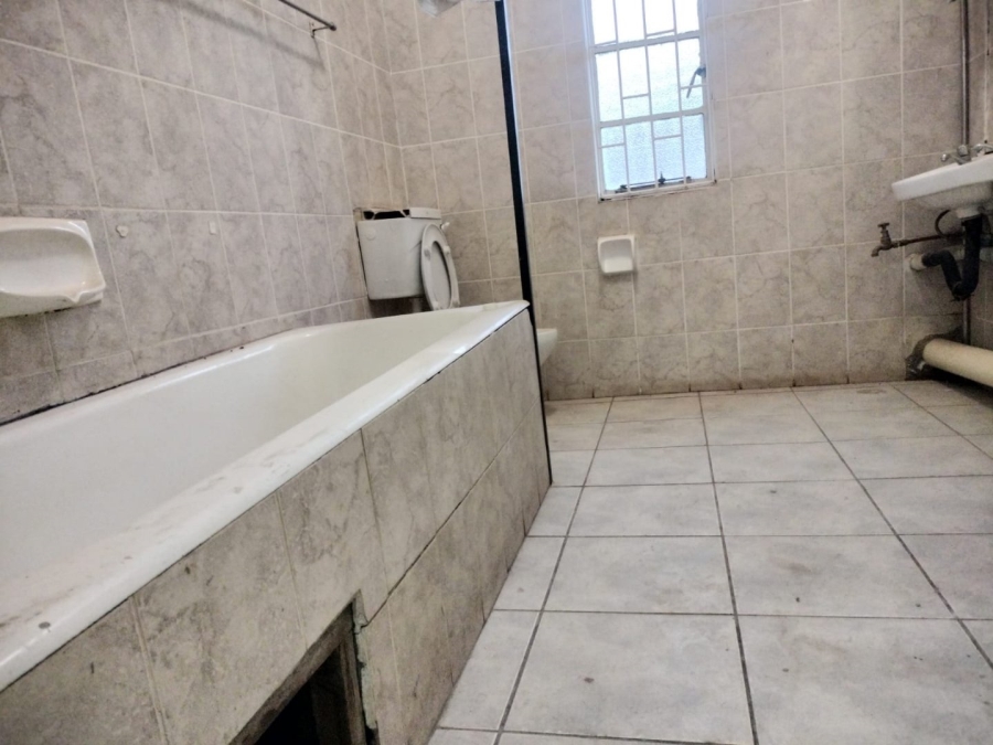 4 Bedroom Property for Sale in Ladybrand Free State